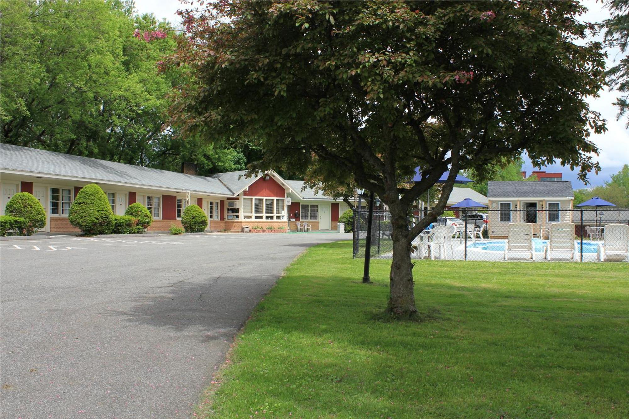 Berkshire Inn Pittsfield Exterior photo